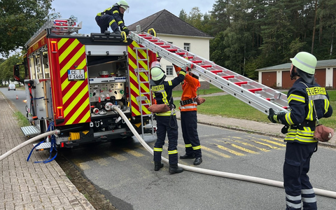 FFW Bergen: Erfolgreicher Abschluss der QS 2 Ausbildung bei der Stadtfeuerwehr Bergen & Gemeindefeuerwehr Lohheide - Foto: presseportal.de