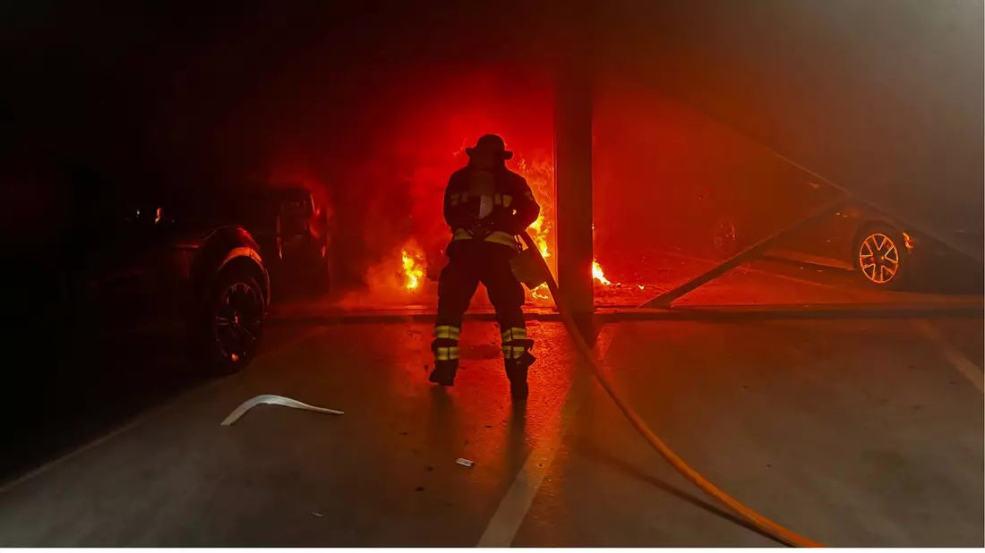 FW-M: Fahrzeugbrand im Parkhaus (Neue Messe) - Bild: presseportal.de
