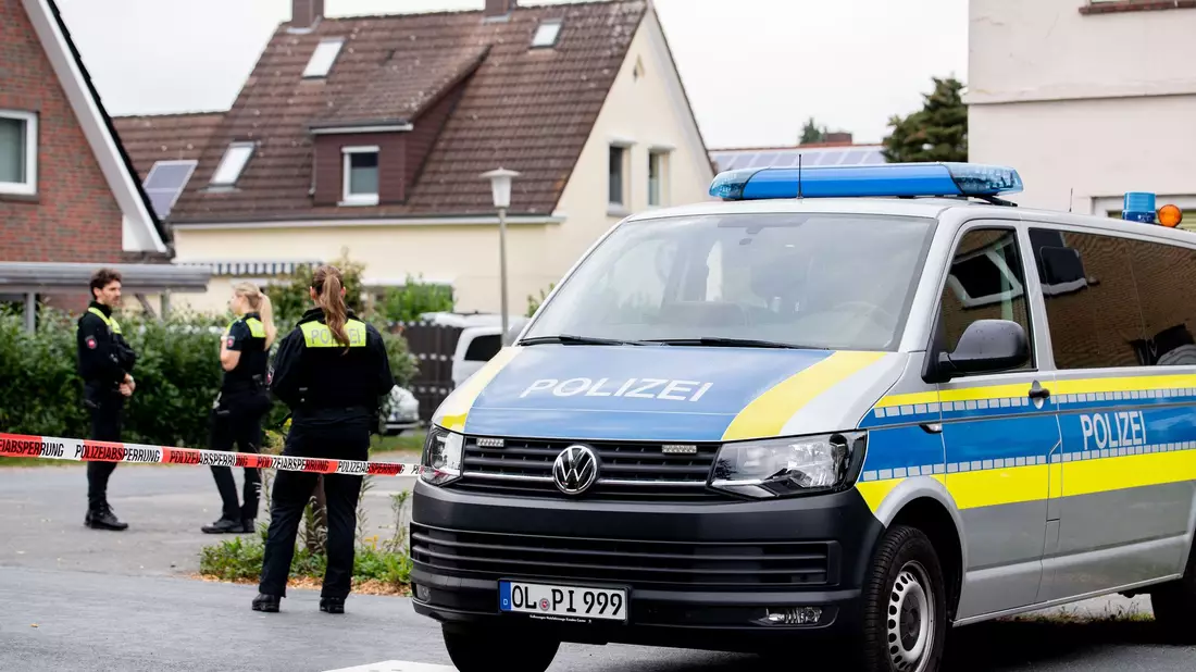 Ein Mann soll seine Familie und sich selbst getötet haben. - Bild: Hauke-Christian Dittrich/dpa