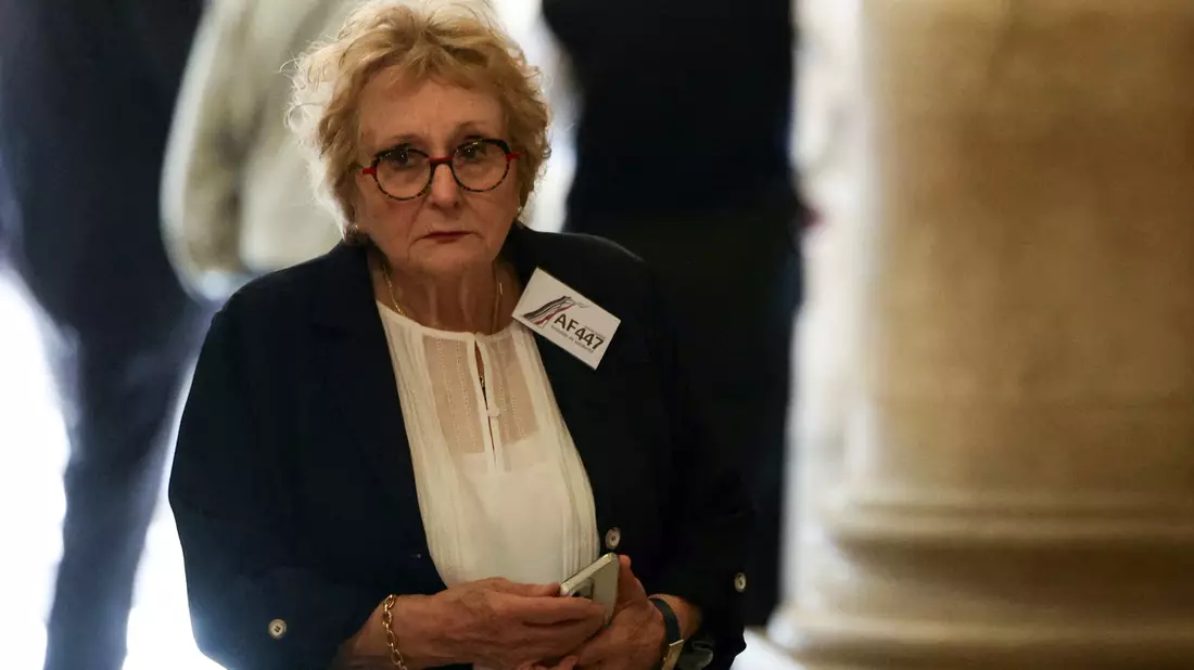 Die Angehörigen kämpfen nach dem Absturz für Gerechtigkeit. - Bild: Alain Jocard/AFP/dpa