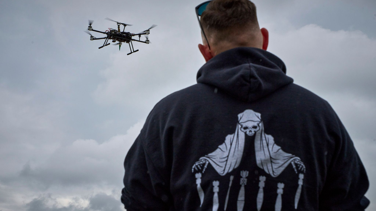 Ferngesteuerte Drohnen spielen in der Ukraine eine wichtige Rolle. (Archivbild) - Foto: Efrem Lukatsky/AP/dpa