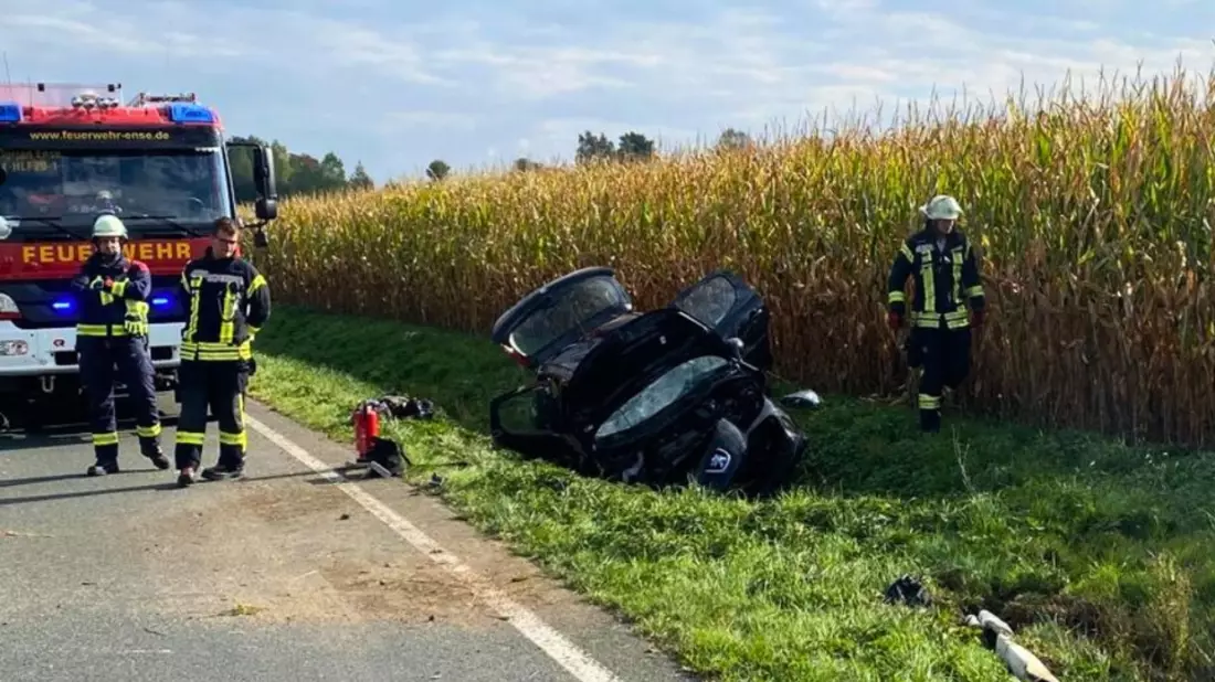 FW Ense: Zwei Verletzte bei Verkehrsunfall - Bild: presseportal.de
