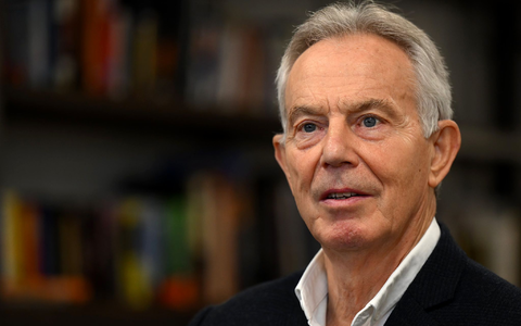 Der ehemalige britische Premier Tony Blair soll nach dem Willen Trumps einem «Friedensrat» angehören. (Archivbild) - Foto: Daniel Leal/Pool AFP/dpa