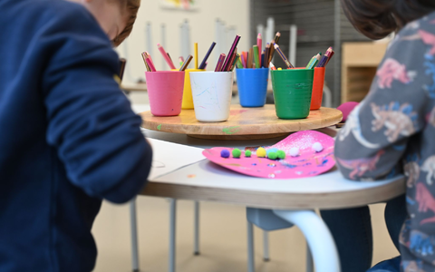 Ostdeutschland schneidet laut einer Studie bei der Kita-Fachkräftequote besser ab als die westdeutschen Bundesländer. (Archivbild) - Foto: Maximilian von Klenze/dpa