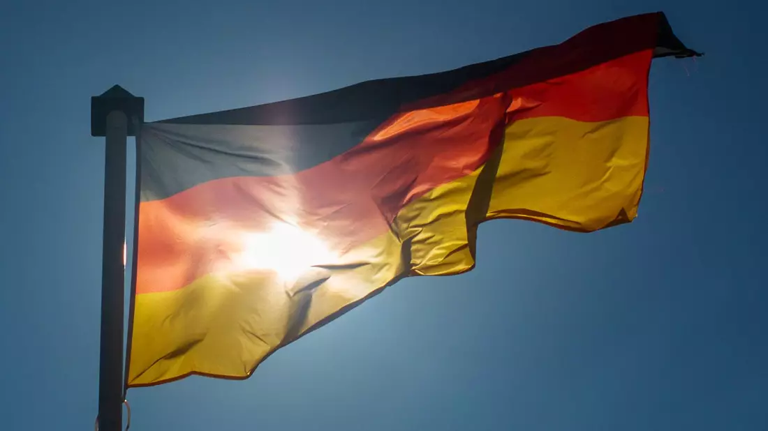 Die deutsche Wiedervereinigung wurde am 3. Oktober 1990 vollendet. Auch dreieinhalb Jahrzehnte später sind die Einkommen in den alten Bundesländern jedoch immer noch höher. (Symbolbild) - Bild: Fernando Gutierrez-Juarez/dpa-Zentralbild/dpa