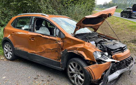 POL-COE: Dülmen, Weddern/ Traktor und Auto zusammengestoßen - Foto: presseportal.de