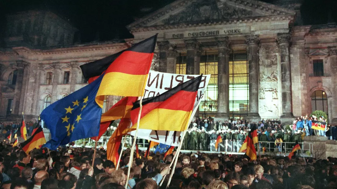 35 Jahre nach der Deutschen Einheit 1990 wirft das Statistische Bundesamt einen Blick auf die Menschen, die in dem Jahr geboren wurden. (Archivbild). - Bild: Wolfgang Kumm/dpa