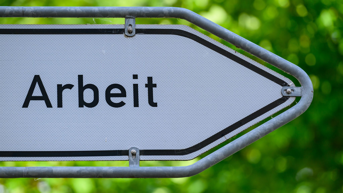 Die Zahl der Arbeitslosen in Deutschland ist im September wieder unter die Drei-Millionen-Grenze gesunken (Archivbild).  - Foto: Patrick Pleul/dpa