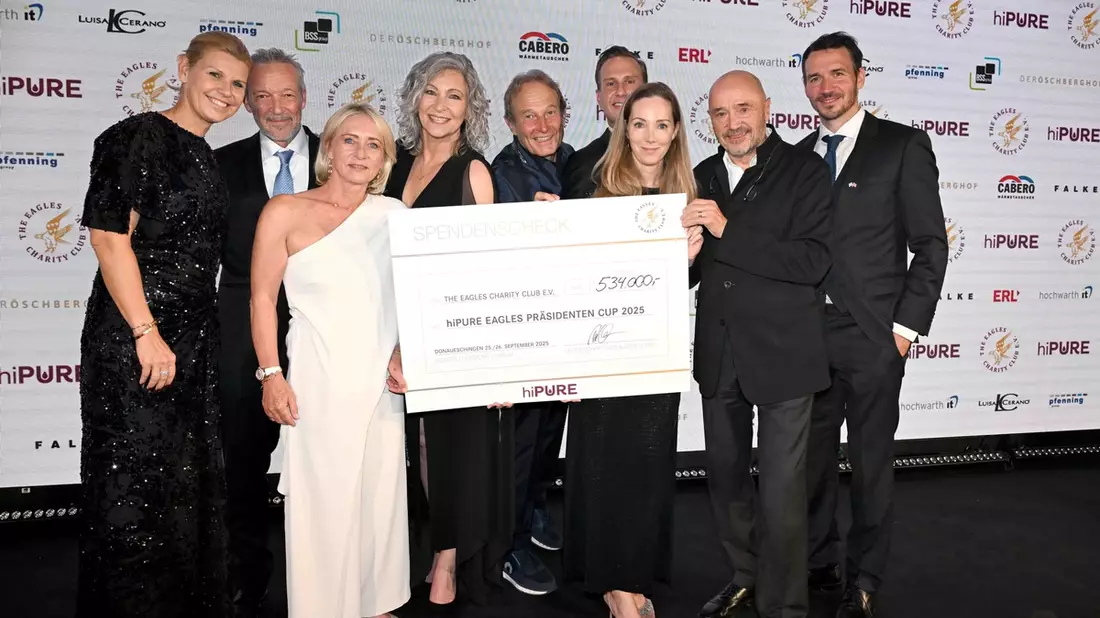 Prominente aus Sport, Wirtschaft und Showbusiness haben am Wochenende im Hotel- und Golfresort Der Öschberghof beim hiPURE EAGLES Präsidenten Cup über 500.000 Euro für den guten Zweck gesammelt - Bild: presseportal.de