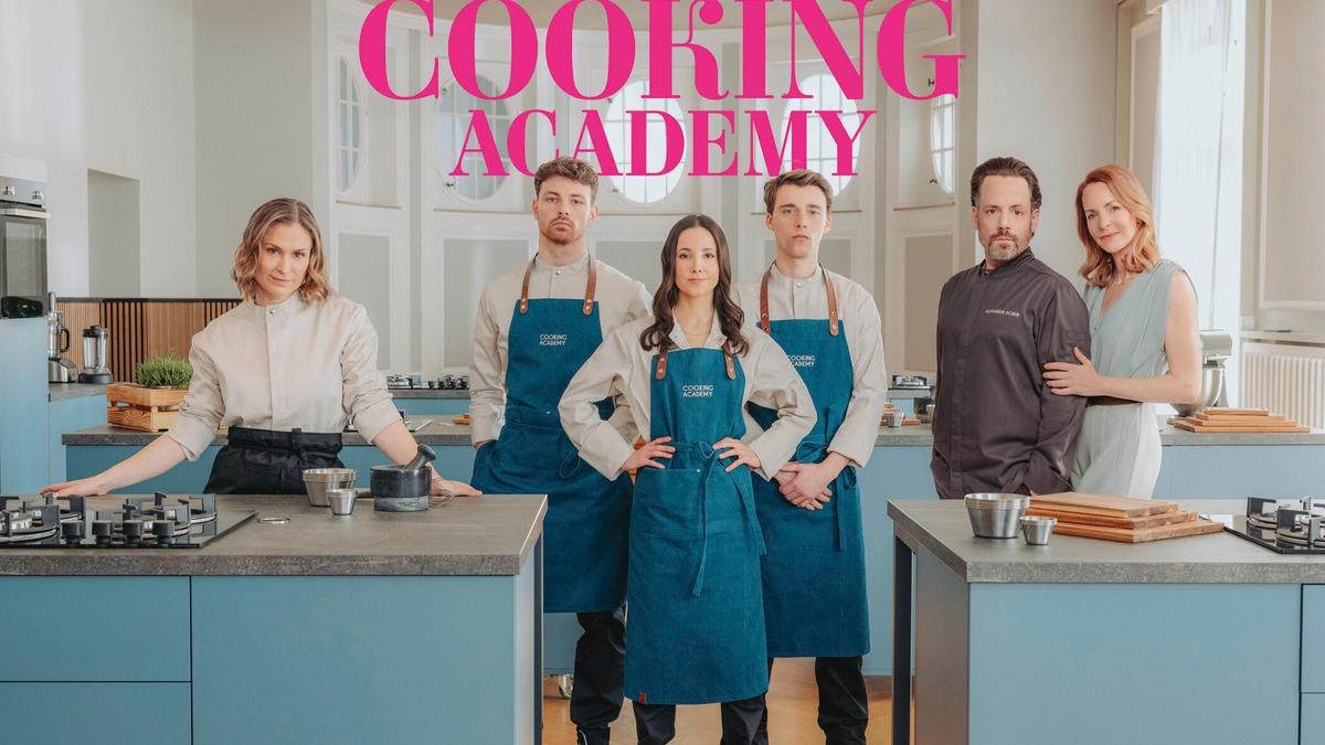 Lea Marlen Woitack Brian Rosenkranz Lara Kimpel Louis Jérôme Wagenbrenner Matthias Brüggenolte Simone Hanselmann Die Cooking-Academy - Foto: ProSieben/Boris Breuer/Marina Geckeler, presseportal.de