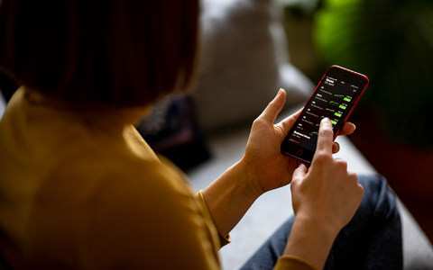 Die EU möchte, dass sich mehr Kleinanleger an den Finanzmärkten beteiligen. (Symbolbild) - Foto: Fabian Sommer/dpa Die EU möchte, dass sich mehr Kleinanleger an den Finanzmärkten beteiligen. (Symbolbild) - Foto: Fabian Sommer/dpa