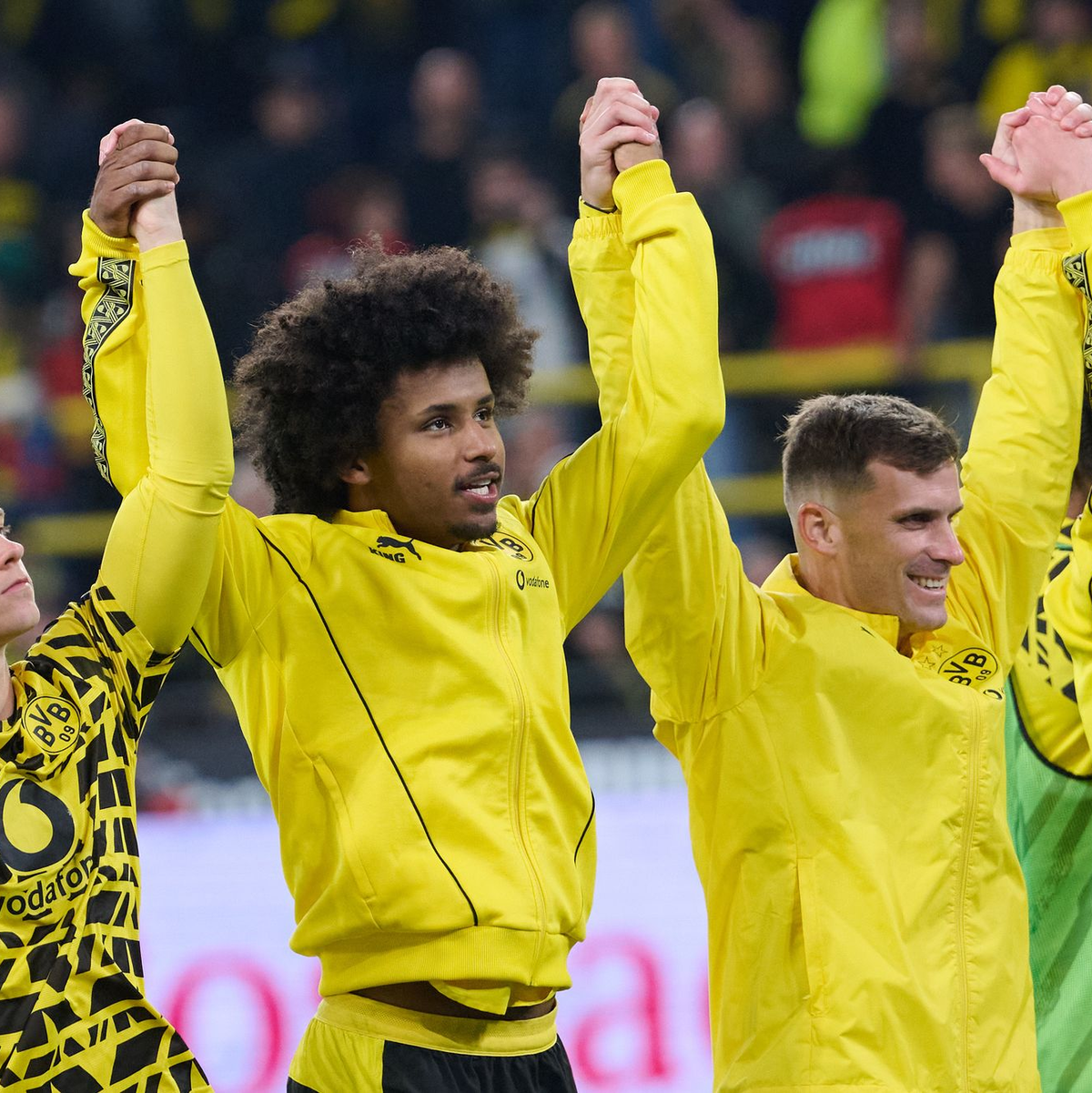 Karim Adeyemi (M) wird für die Dortmunder Mannschaft immer wichtiger. - Foto: Bernd Thissen/dpa