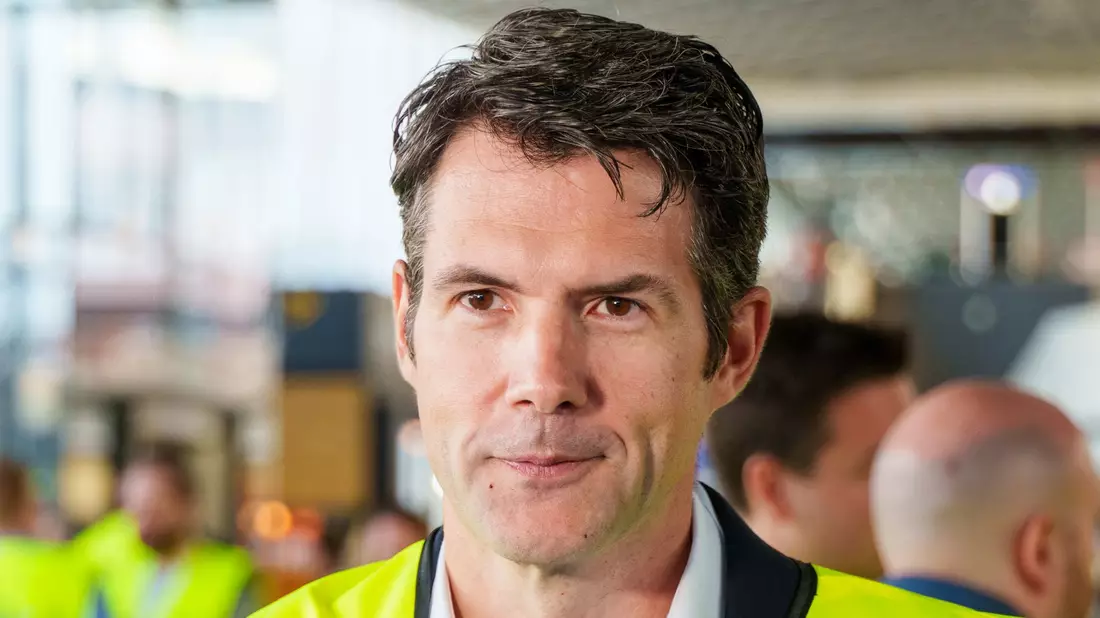 VC-Präsident Andreas Pinheiro sieht ein starkes Signal der Geschlossenheit nach der Urabstimmung der Lufthansa-Piloten.  - Bild: Andreas Arnold/dpa