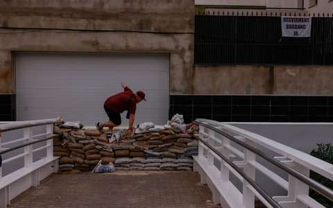 Die Menschen hatten große Angst vor einer Wiederholung des Jahrhundert-Unwetters. - Foto: Rober Solsona/Europapress/dpa