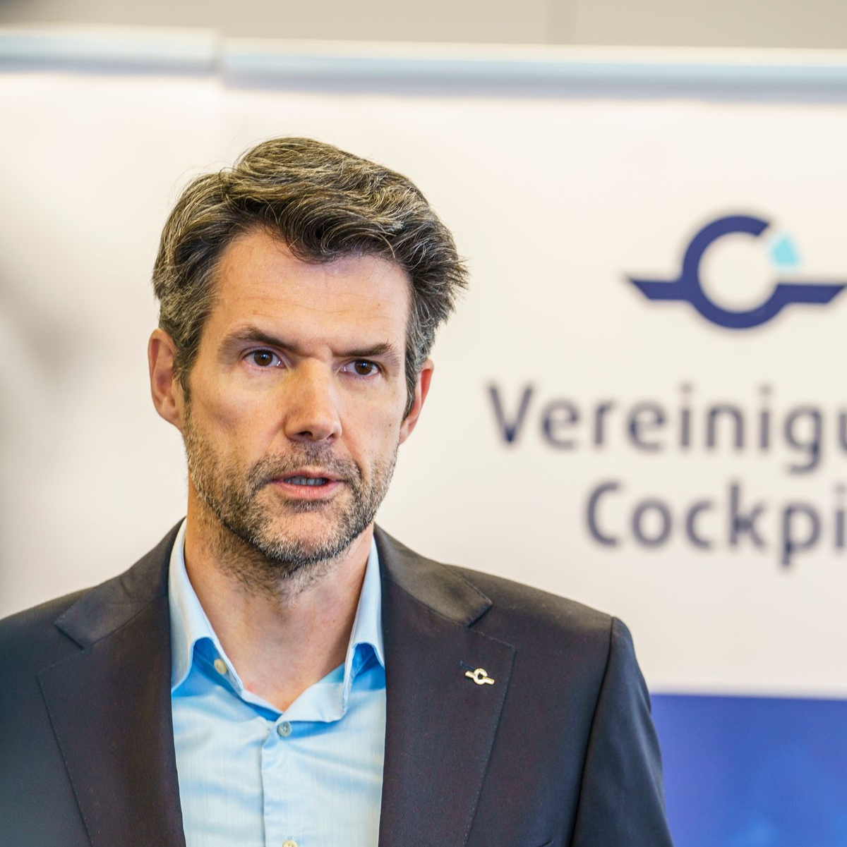 Sieht die Reihen der Piloten geschlossen: VC-Präsident Andreas Pinheiro. - Foto: Andreas Arnold/dpa