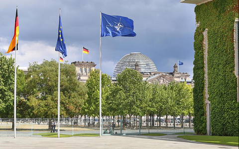 Nato-Fahne (Archiv) - Foto: über dts Nachrichtenagentur