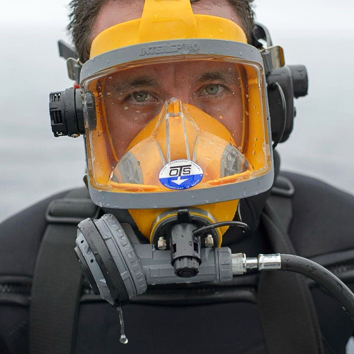 Der Meeresbiologe Mauricio Hoyos wurde 40 Meter unter Wasser von einem vier Meter langen Hai angegriffen.  - Foto: Mauricio Hoyos/For The Oceans Foundation/dpa