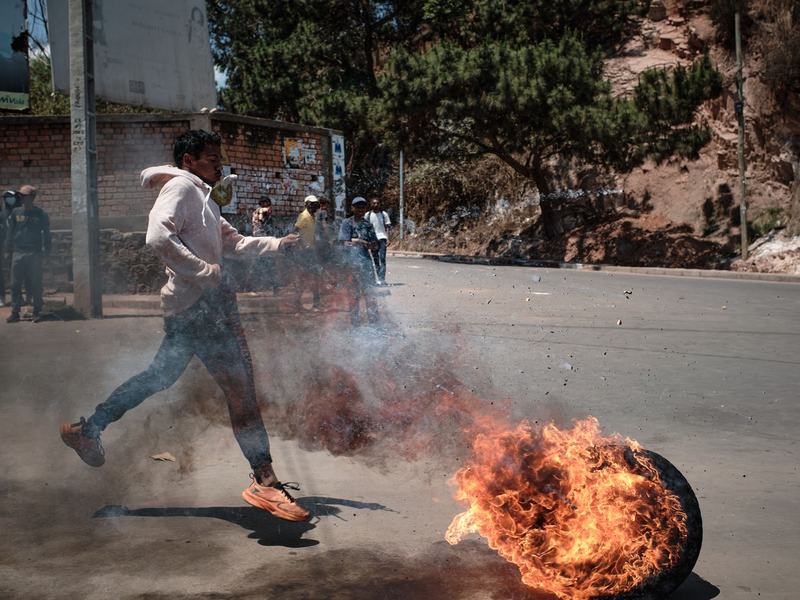 Die Gen Z-Bewegung und viele Einwohner der Stadt Antananarivo prangern die wiederkehrenden Wasser- und Stromausfälle sowie die Misswirtschaft der Regierung an. - Foto: Iako Randrianarivelo/ZUMA Press Wire/dpa