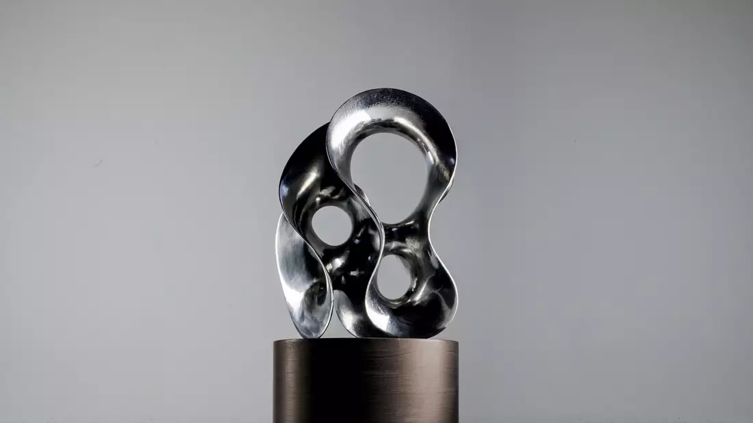 Diesen Award erhalten die Preisträger. - Bild: Right Livelihood Foundation/dpa