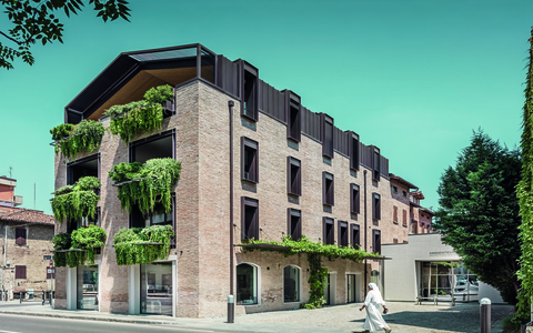 Backsteingebäude in Formigine - Foto: PREFA | Croce & Wir über pressetext.de