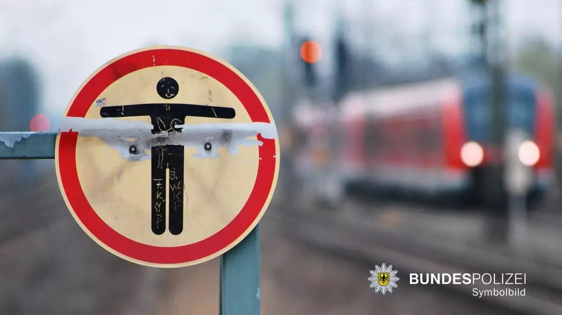 Bundespolizeidirektion München: Gefährlicher Eingriff in den Bahnverkehr / S-Bahn muss Schnellbremsung einleiten - Bild: presseportal.de