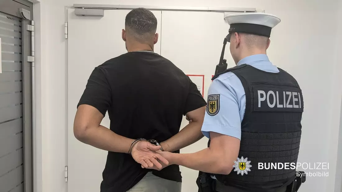 Bundespolizeidirektion München: Tätlicher Angriff auf Bundespolizisten - Bild: presseportal.de