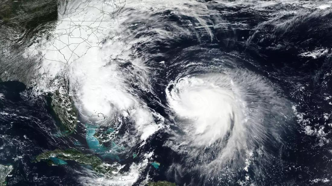 Die Hurrikane «Humberto» und «Imelda» wirbeln durch den Nordatlantik. - Bild: Uncredited/NASA Worldview/AP/dpa