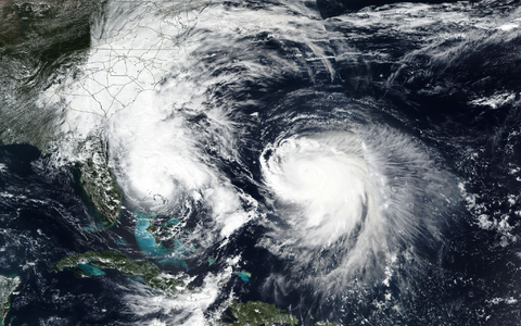 Die Hurrikane «Humberto» und «Imelda» wirbeln durch den Nordatlantik. - Foto: Uncredited/NASA Worldview/AP/dpa Die Hurrikane «Humberto» und «Imelda» wirbeln durch den Nordatlantik. - Foto: Uncredited/NASA Worldview/AP/dpa