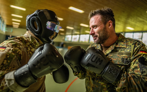 Otto beim KSK- Kabel Eins und Joyn zeigen Otto Bulletproof auf seiner härtesten Mission - Foto: presseportal.de