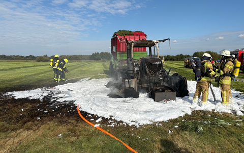 POL-CUX: Brand eines Ackerschleppers (Foto im Anhang) - Foto: presseportal.de