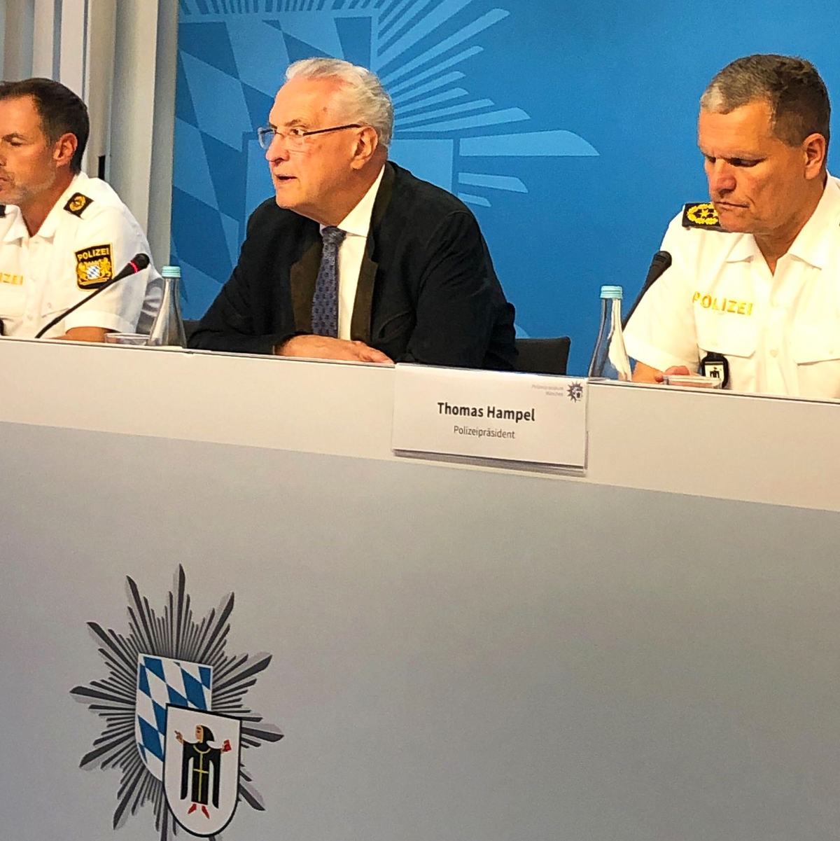 Die Ermittler sehen das Motiv des Täters bisher im familiären Bereich.  - Foto: Regina Wank/dpa