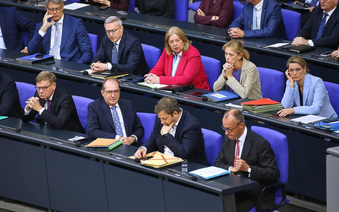 Wichtige Teile der Bundesregierung mit dem Bundeskanzler (Archiv) - Foto: über dts Nachrichtenagentur