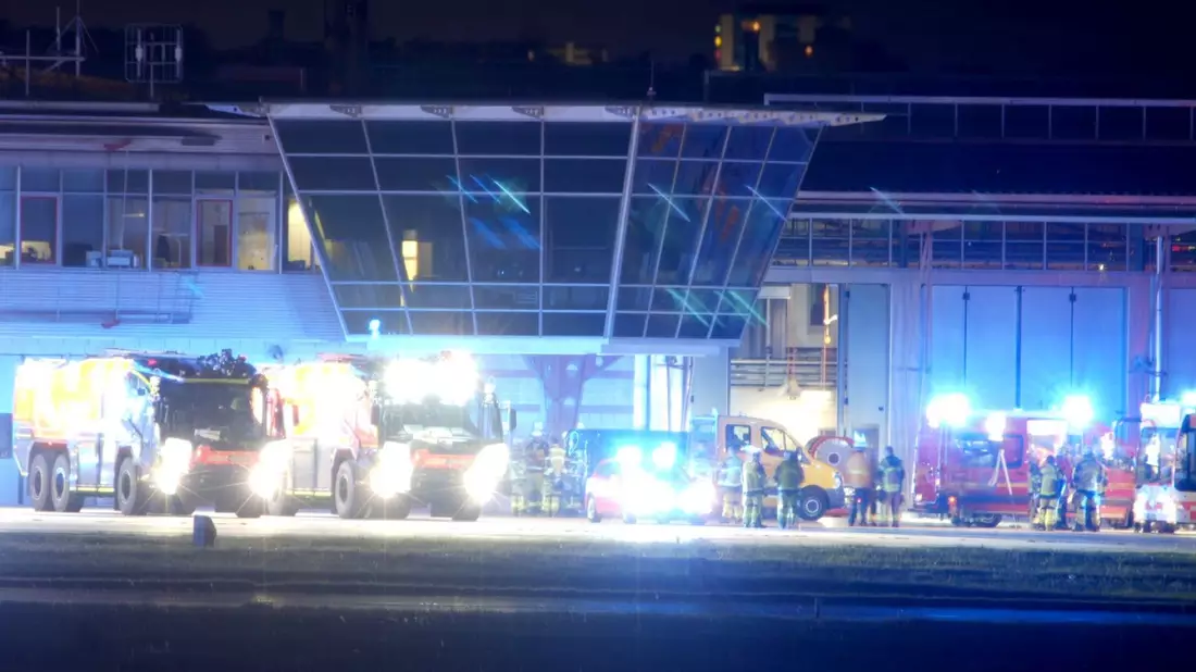 Für rund eine Stunde war der Flugbetrieb am Flughafen Stuttgart komplett unterbrochen.  - Bild: SDMG/dpa