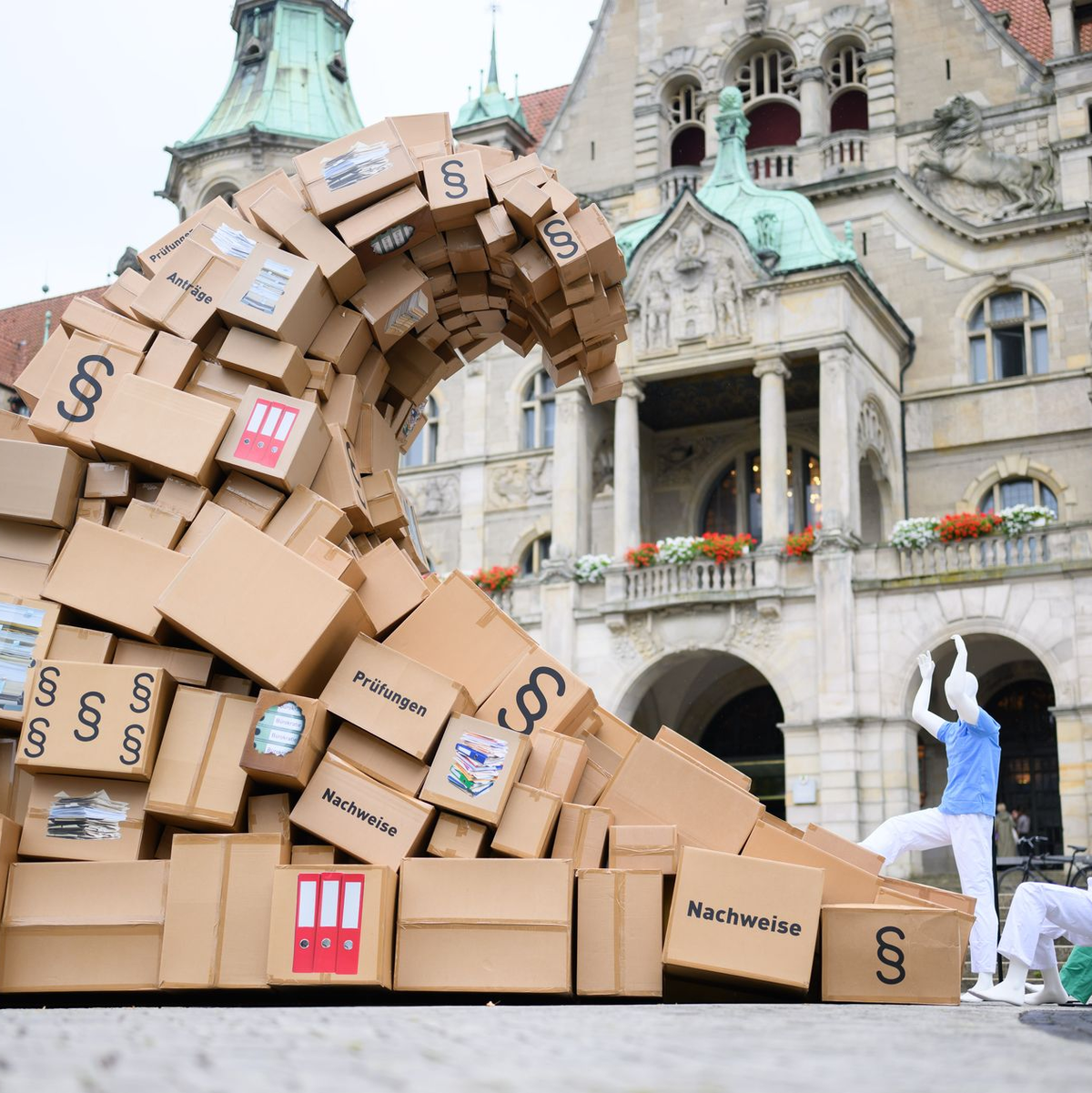 Viele Branchen klagen über bürokratischen Aufwand. (Archivbild) - Foto: Julian Stratenschulte/dpa