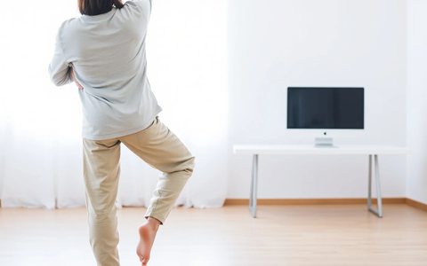 Rückenschmerzen: Yoga und gezielte Übungen als Heilmittel - Foto: über boerse-global.de