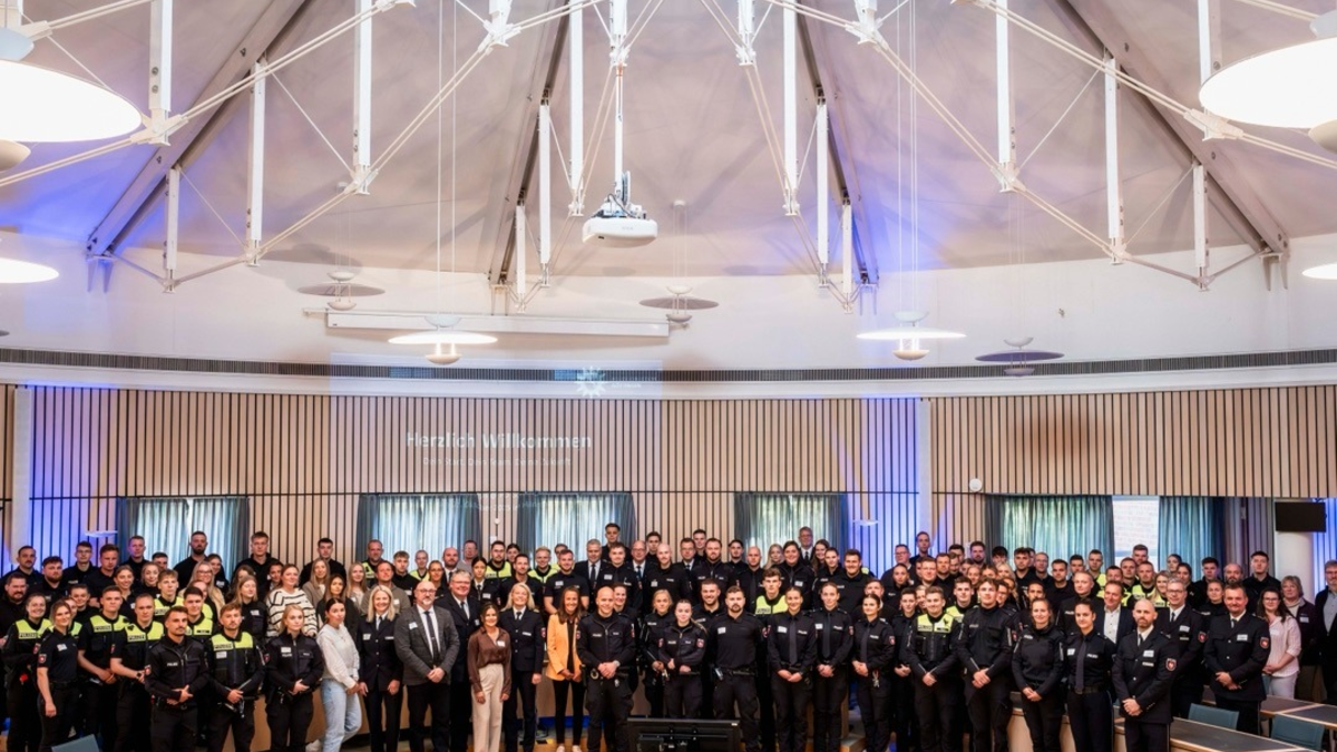 POL-GOE: PD Göttingen begrüßt neue Mitarbeitende - rund 200 neue Kolleginnen und Kollegen in sechs Dienststellen und dem Behördenstab - Foto: presseportal.de