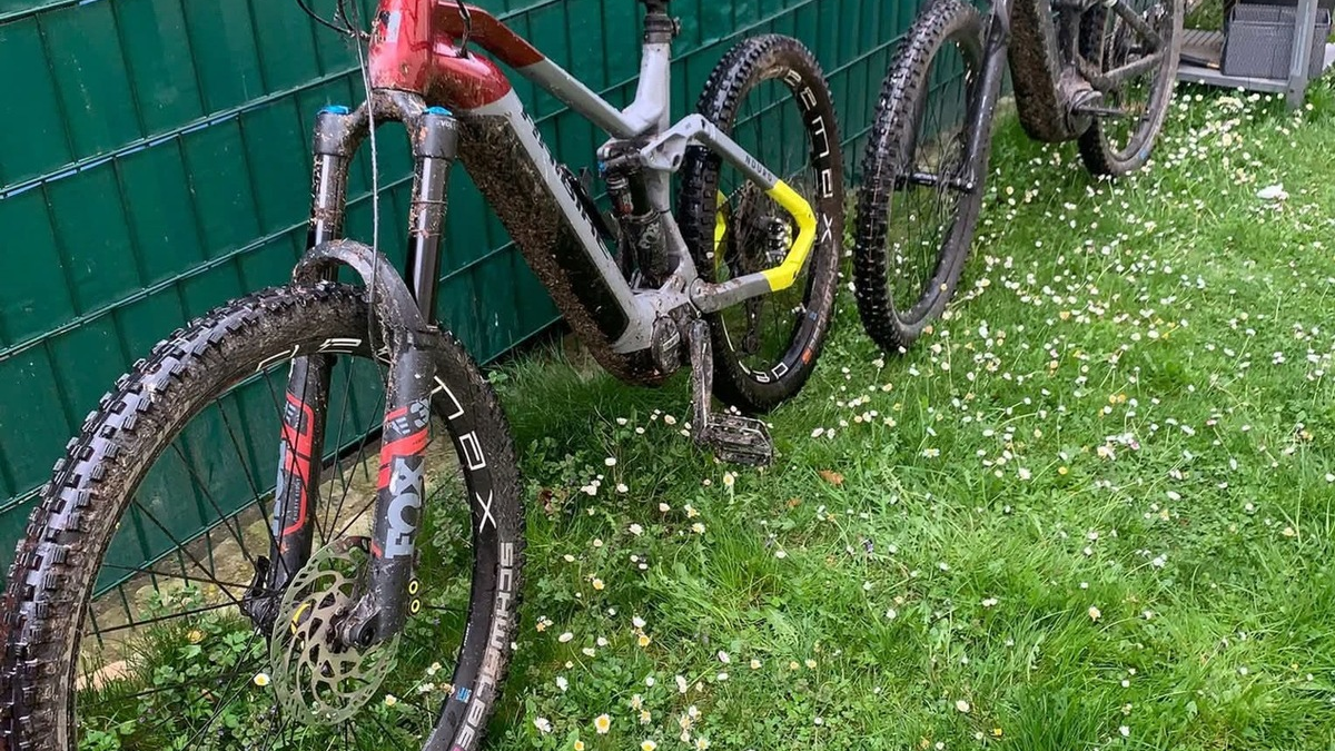 POL-GÖ: (335/2025) Diebstahl zweier E-Bikes aus Hauseingang in Hann. Münden - Polizei sucht Zeugen - Foto: presseportal.de