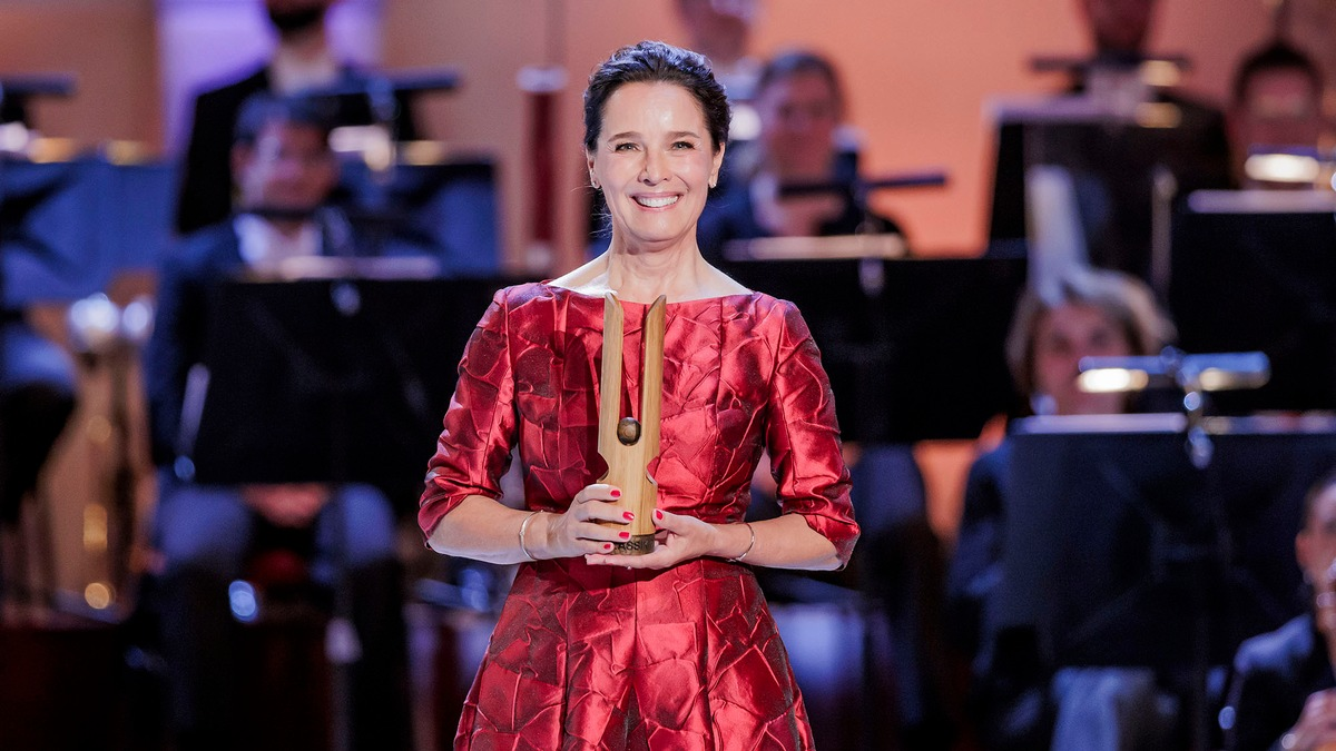 Live im ZDF: Désirée Nosbusch präsentiert den OPUS KLASSIK 2025 - Foto: presseportal.de