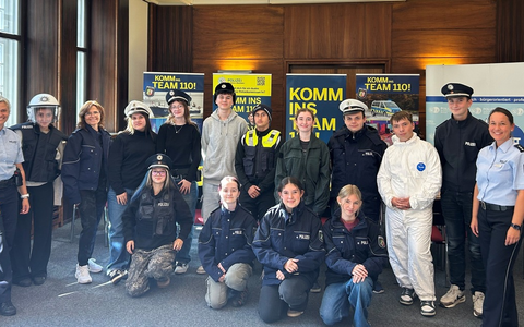 POL-BO: Polizei hautnah erleben: Schülerinnen und Schüler tauchen bei den TalentTagen Ruhr in den Polizeialltag ein - Foto: presseportal.de