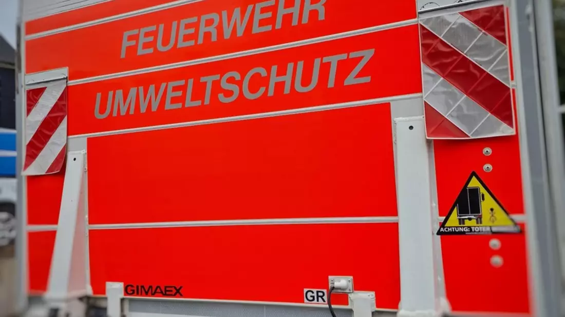 FW Witten: Feuerwehreinsatz in Witten: Weißes Pulver an der Polizeiwache abgegeben worden. - Bild: presseportal.de