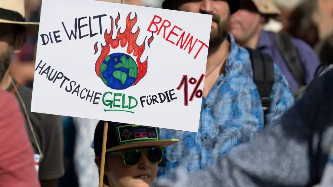 Die Unterstützung für Bewegungen für «Fridays for Future» ist einer Umfrage zufolge leicht gesunken. (Archivbild) - Bild: Boris Roessler/dpa