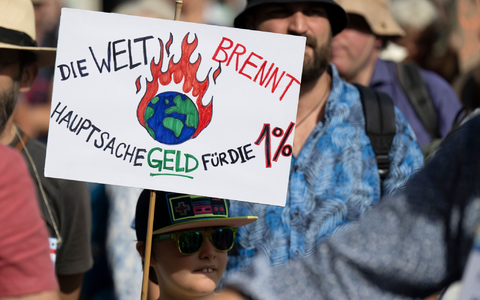 Die Unterstützung für Bewegungen für «Fridays for Future» ist einer Umfrage zufolge leicht gesunken. (Archivbild) - Foto: Boris Roessler/dpa