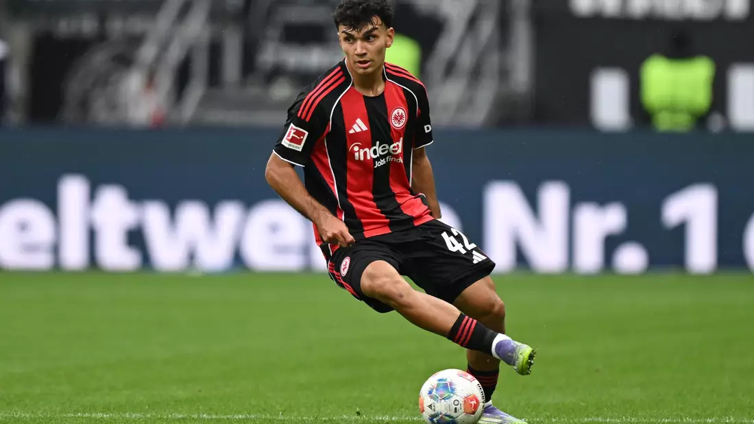 Auf dem Weg zum Bundesliga-Star: Frankfurts Youngster Can Uzun. - Bild: Arne Dedert/dpa