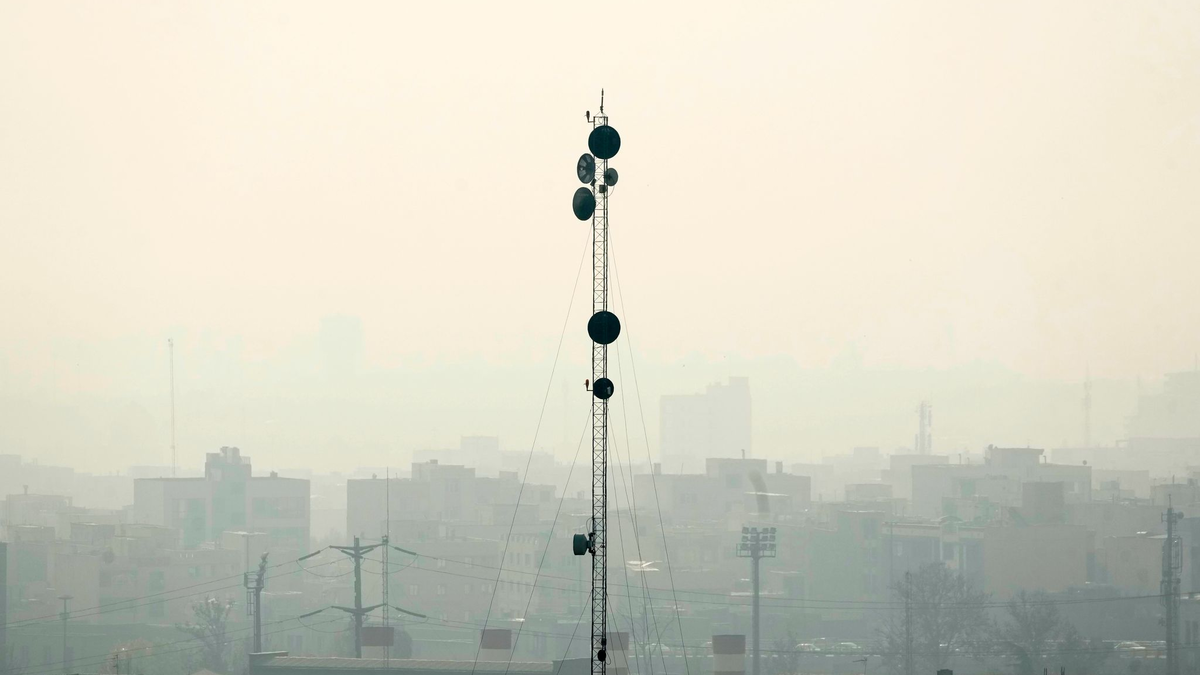 Irans Präsident Peseschkian bezeichnet die Verlegung der Hauptstadt Teheran als „strategische Notwendigkeit“ und fordert eine rasche Verlegung. (Archivbild) - Foto: Vahid Salemi/AP/dpa