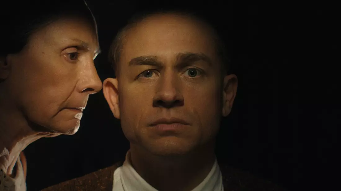 Ein Mörder und seine Mutter:  «Monster: Die Geschichte von Ed Gein» - Bild: -/Netflix/dpa