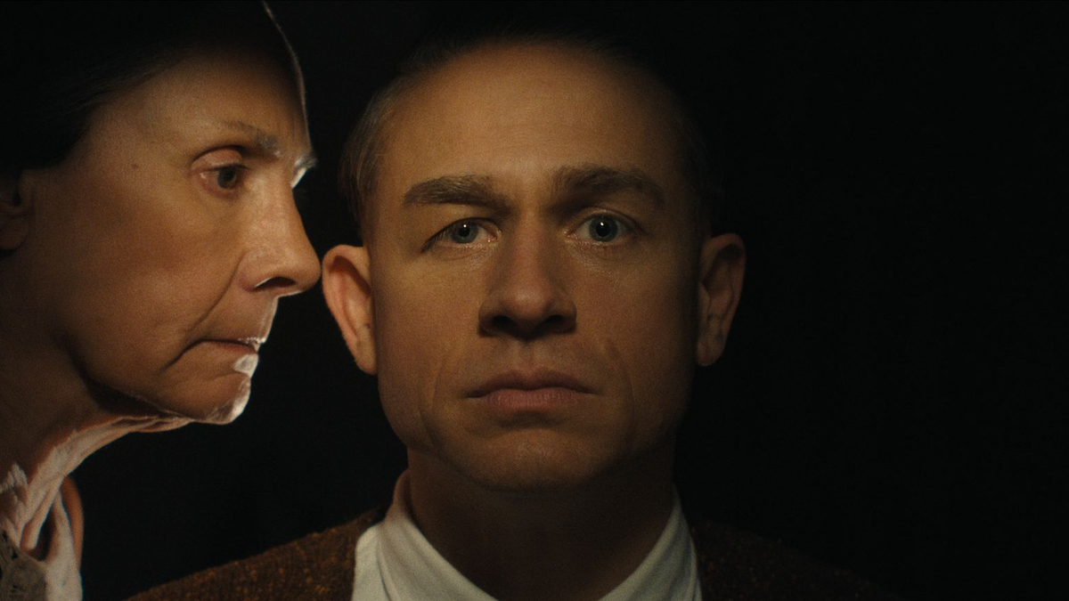 Ein Mörder und seine Mutter:  «Monster: Die Geschichte von Ed Gein» - Foto: -/Netflix/dpa