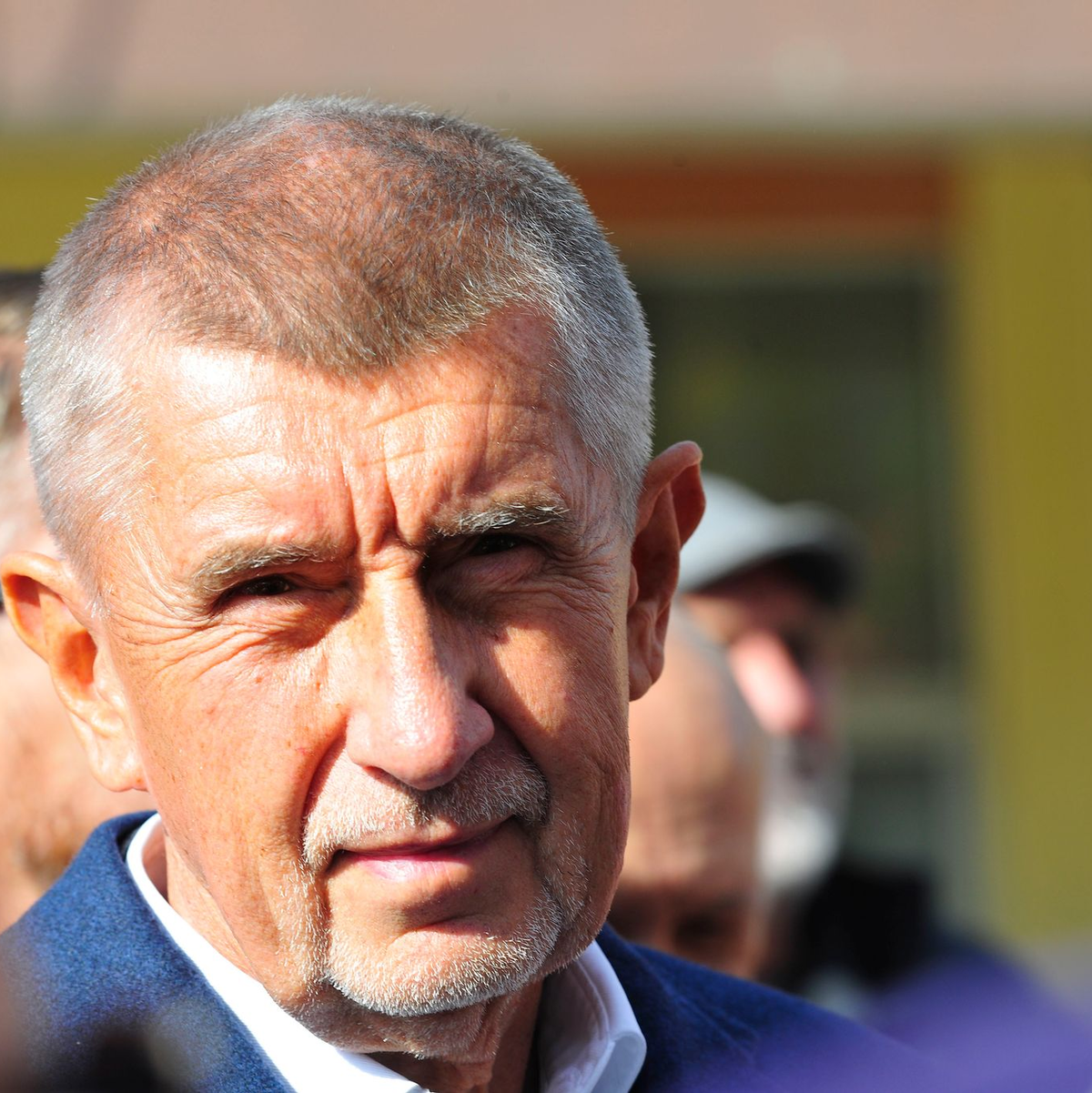 Der tschechische Milliardär und Gründer der Partei ANO, Andrej Babis, bei einem Wahlkampfauftritt im Prager Stadtteil Modrany. (Archivbild) - Foto: Michael Heitmann/dpa