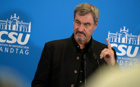 Bayerns Ministerpräsident Markus Söder (CSU) hat die Drohnensichtungen in München in einen Zusammenhang mit anderen Vorkommnissen in Europa gestellt. (Archivbild) - Foto: Pia Bayer/dpa