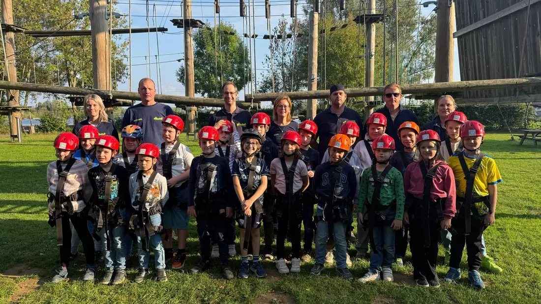 FW Xanten: Kinderfeuerwehr besucht den Kletterpark - Bild: presseportal.de