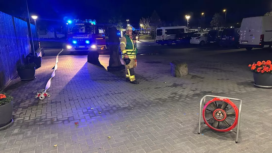 FW Weinheim: Brennender Müllsack im Betreuungszentrum sorgt für Feuerwehreinsatz - Bild: presseportal.de